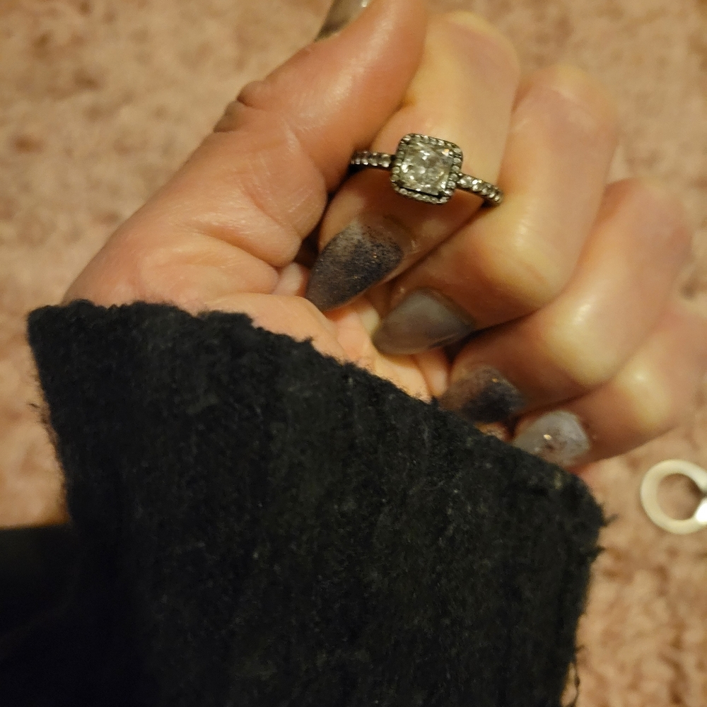 Size 6 Pandora ring - Picture 3 of 3
